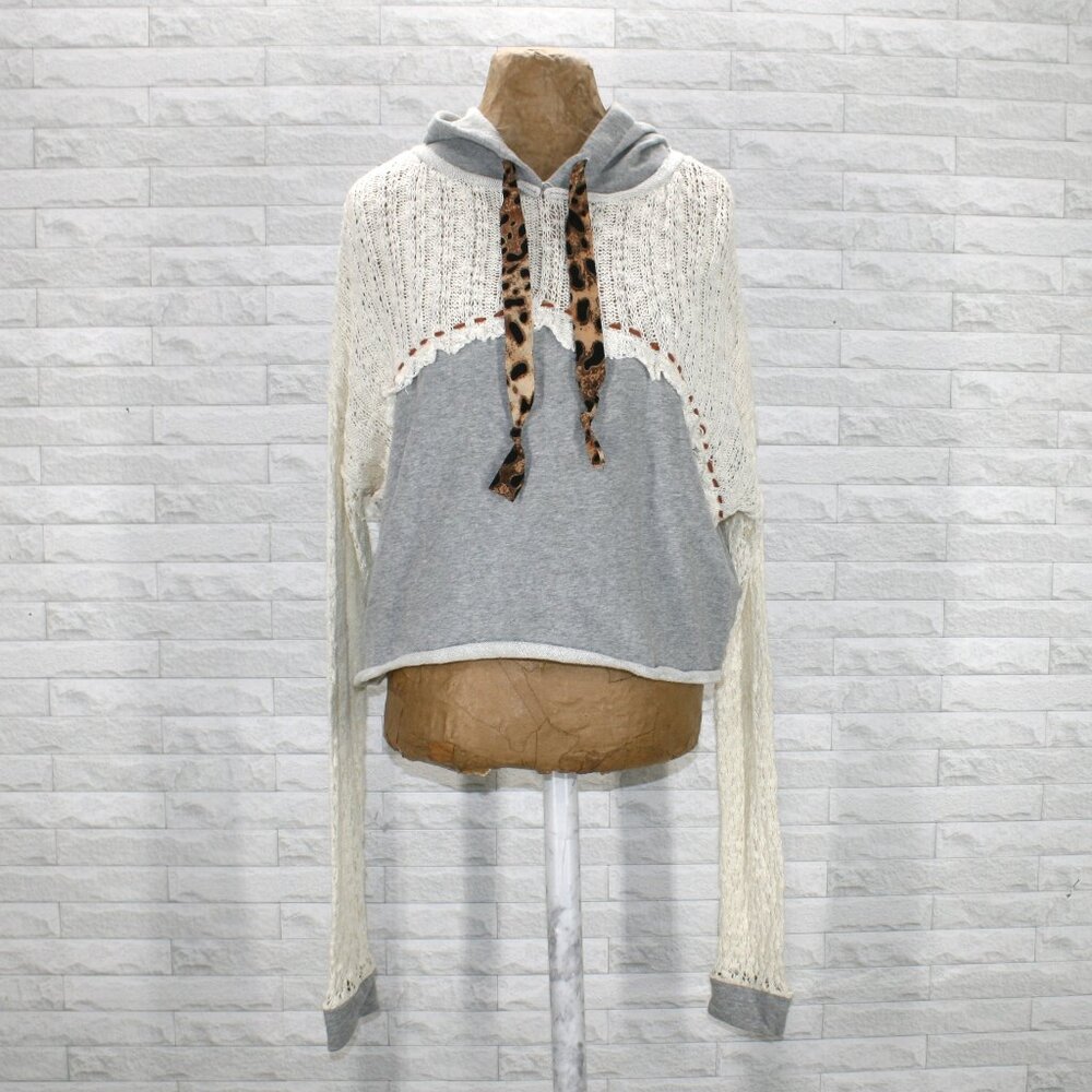 GIMMICKS Sweater Sweatshirt Hoodie Mixed Media Knit Cropped Top Lace Gray Cream